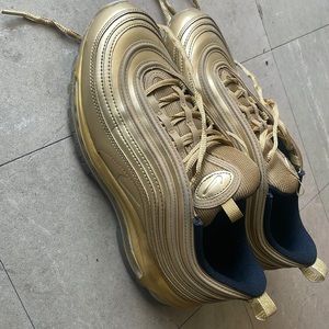 Air max 97 ALL GOLD SIZE 9.5